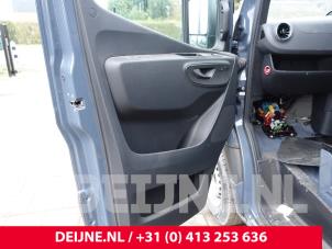 Mercedes eSprinter Tür 2-türig links O281422 foto 2
