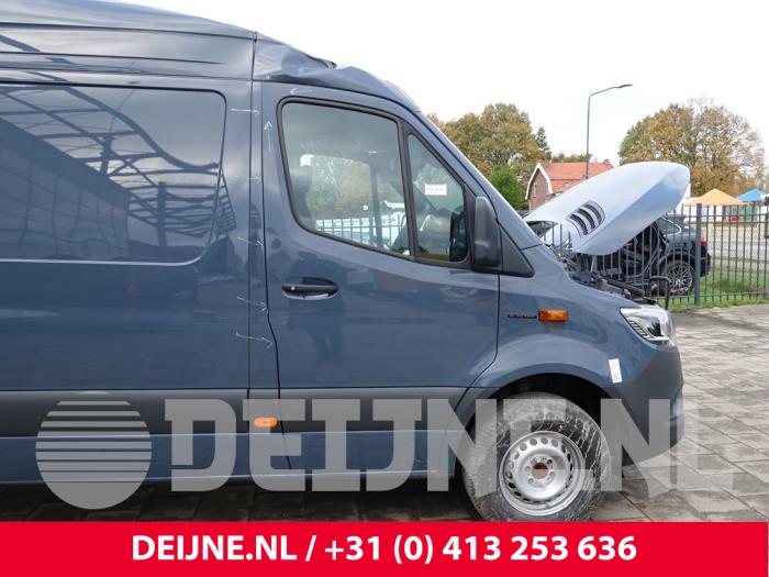 Mercedes eSprinter Tür 2-türig rechts O281423
