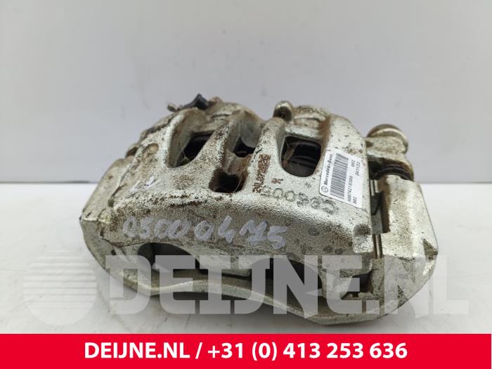 Mercedes eSprinter Bremszange links vorne O281425