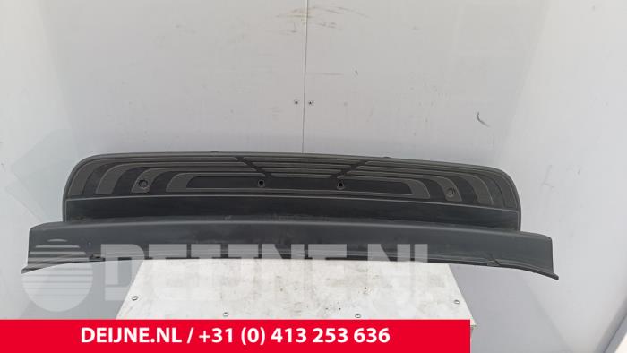 Mercedes eSprinter Trittbrett hinten O281439