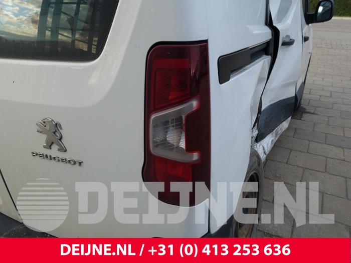 Peugeot Partner Rücklicht rechts O281569