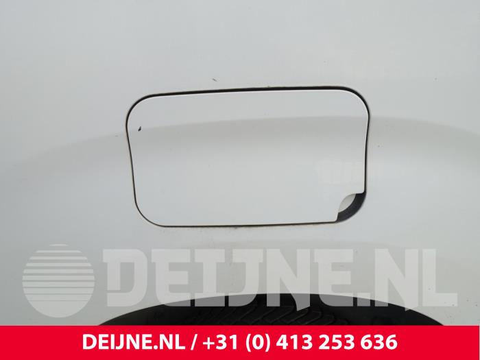 Peugeot Partner Tankklappe O281600
