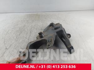 Volvo V90 Front left screen carrier O281709 photo 3
