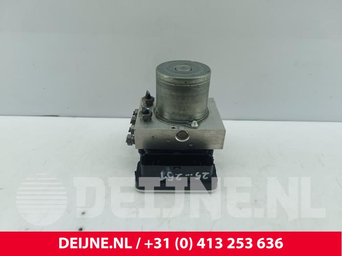 Gebruikte ABS Pomp Ford Transit 2.0 TDCi 16V Eco Blue 165 RWD Prijs € 508,20 Inclusief btw aangeboden door van Deijne Onderdelen Uden B.V.