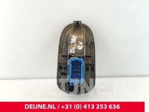 Nissan NV400 Elektrisch Raam Schakelaar O281867 foto 2