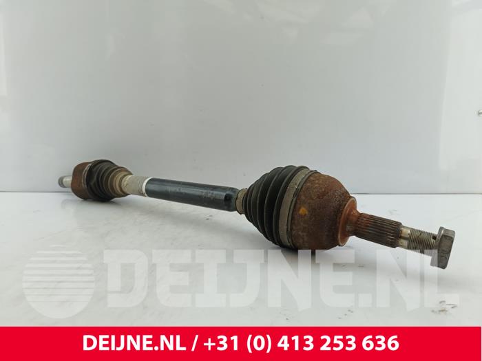 Gebruikte Aandrijfas links-voor Peugeot Expert (V1/VA/VB/VE/VF/VT/VY) 1.5 BlueHDi 100 Prijs € 169,40 Inclusief btw aangeboden door van Deijne Onderdelen Uden B.V.