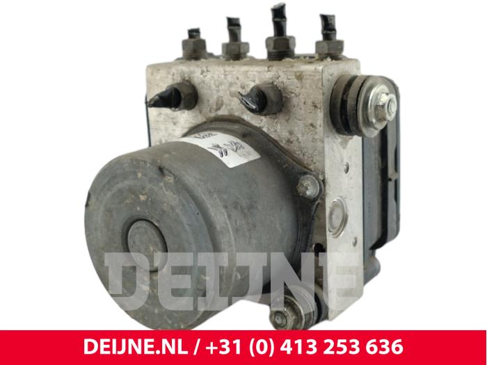Gebruikte ABS Pomp Peugeot Expert (V1/VA/VB/VE/VF/VT/VY) 1.5 BlueHDi 100 Prijs € 169,40 Inclusief btw aangeboden door van Deijne Onderdelen Uden B.V.