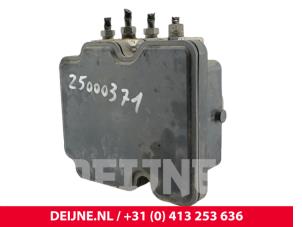 Peugeot Expert ABS Pomp O281870 foto 3