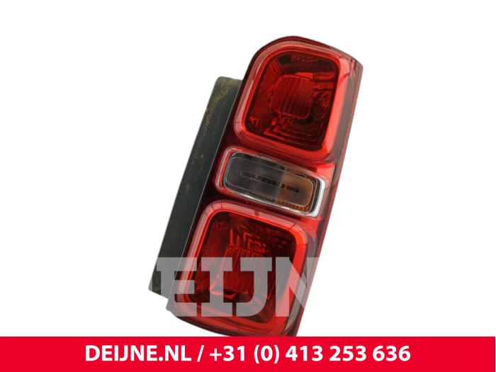 Peugeot Expert Rücklicht rechts O281873