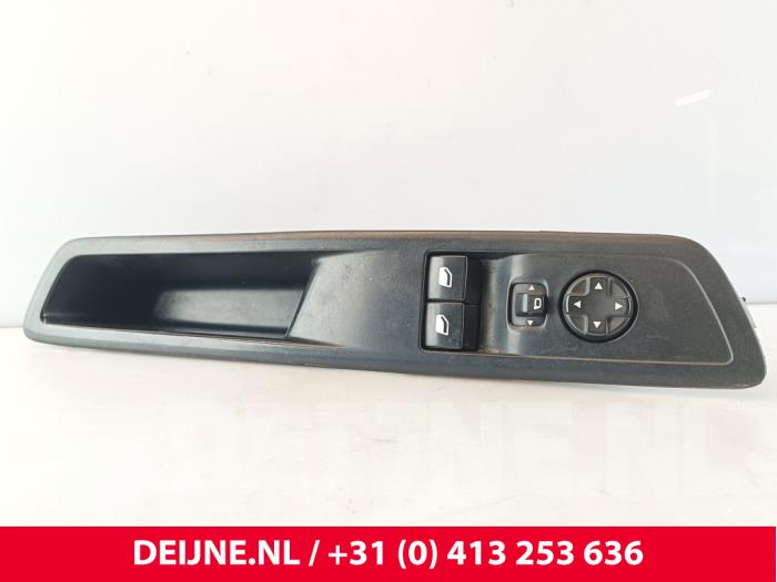 Peugeot Expert Electric window switch O281884