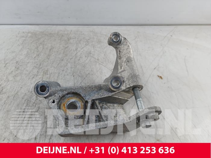 Volvo V60 Engine mount O281964