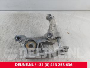 Gebruikte Motorrubber Volvo V60 II (ZW) 2.0 T6 16V Twin Engine Prijs € 30,00 Margeregeling aangeboden door van Deijne Onderdelen Uden B.V.