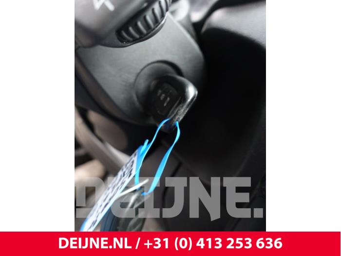 Renault Express Ignition lock + key O282004