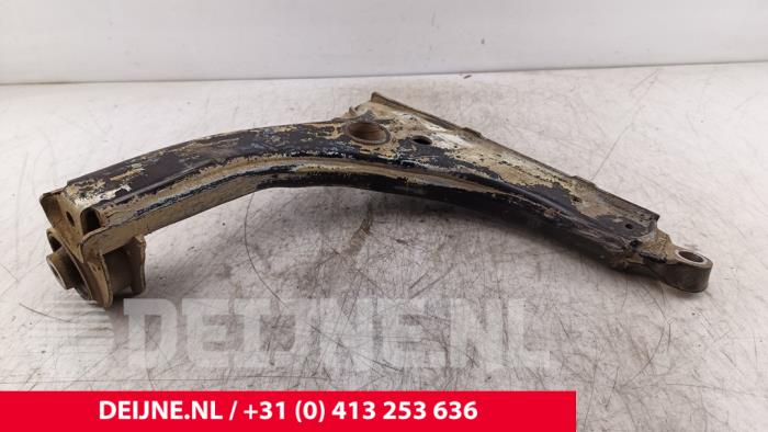 Volkswagen Crafter Draagarm onder links-voor O282075