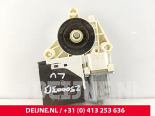 Volkswagen Caddy Door window motor O282134 photo 2