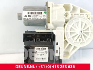 Volkswagen Caddy Door window motor O282134 photo 3