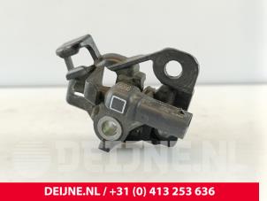 Gebruikte Airbag Sensor Polestar Polestar 2 78kWh Long Range Single Motor Prijs € 42,35 Inclusief btw aangeboden door van Deijne Onderdelen Uden B.V.