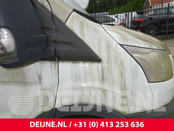 Ford Transit Kotflügel rechts vorne O282207