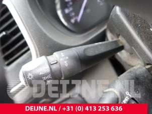 Opel Vivaro Steering column stalk O282337 photo 2