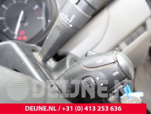 Opel Vivaro Steering column stalk O282337 photo 3