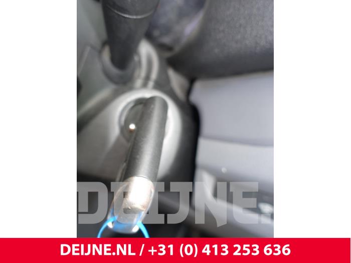 Opel Vivaro Ignition lock + key O282347