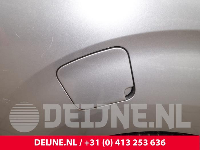 Opel Vivaro Tankklappe O282365