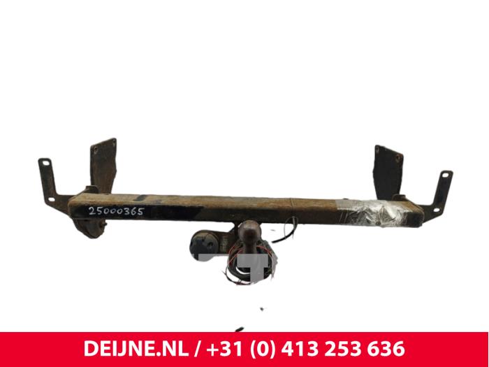 Opel Vivaro Anhängerkupplung O282366