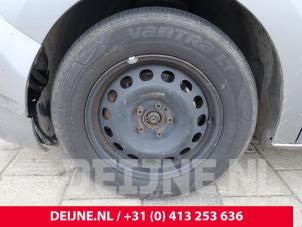 Opel Vivaro Velgen set O282367 foto 3