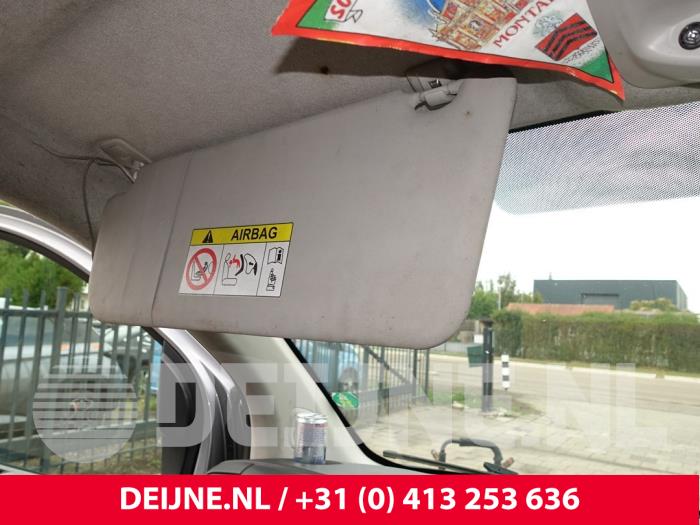 Opel Vivaro Sun visor O282371
