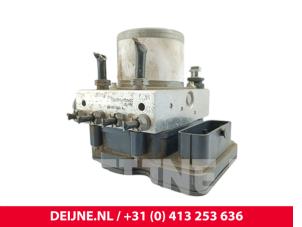 Nissan Interstar ABS pump O282592 photo 2