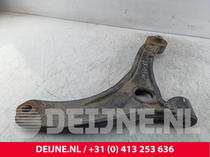 Nissan Interstar Querlenker unten rechts vorne O282602