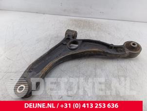 Nissan Interstar Front lower wishbone, right O282602 photo 2