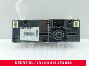 Nissan Interstar Kachel Bedieningspaneel O282609 foto 2