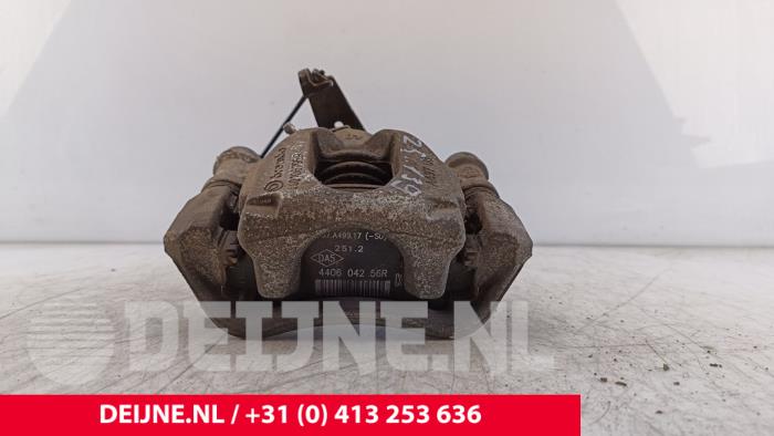Nissan Interstar Bremszange links hinten O282613