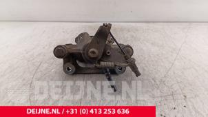 Nissan Interstar Remklauw (Tang) links-achter O282613 foto 3