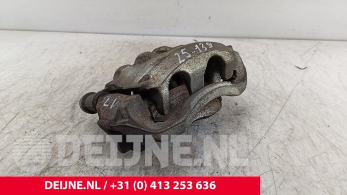 Nissan Interstar Bremszange links vorne O282614