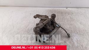Nissan Interstar Rear brake calliper, right O282615 photo 2