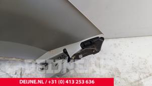 Nissan Interstar Front wing, left O282619 photo 3
