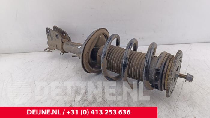 Nissan Interstar Stoßdämpferstrebe rechts vorne O282622