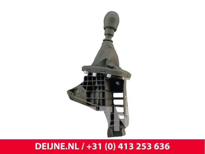 Nissan Interstar Versnellingspook O282629