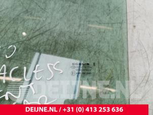 Nissan Interstar Door window 2-door, left O282640 photo 2