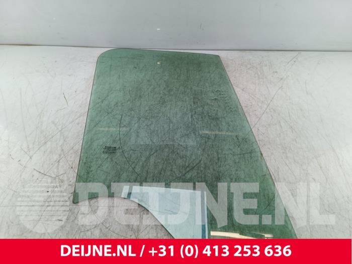Nissan Interstar Türscheibe 2-türig rechts O282641