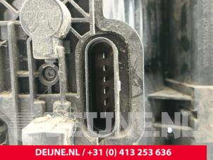 Volkswagen Caddy Taillight, right O282663 photo 3