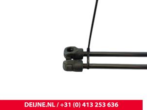 MG ZS Set Gasdempers Achterklep O282723 foto 3
