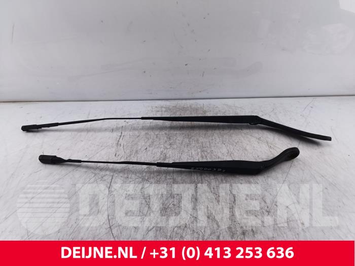 Mercedes Vito Scheibenwischerarm-Set O282739