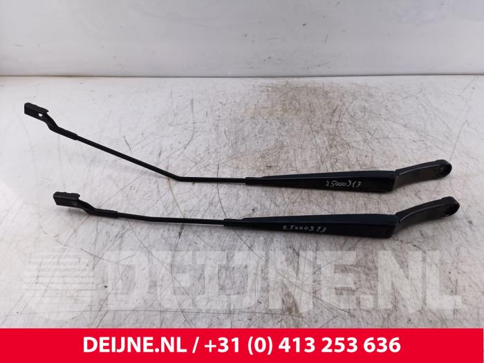 Volkswagen Caddy Scheibenwischerarm-Set O282753