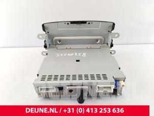 Opel Vivaro Radio O282799 foto 3