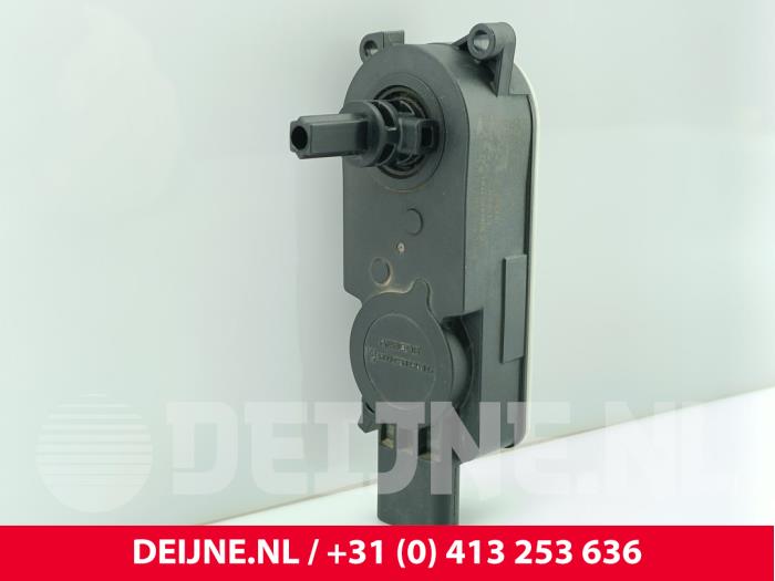 Volvo C40 Radiator fluid heating module O282827