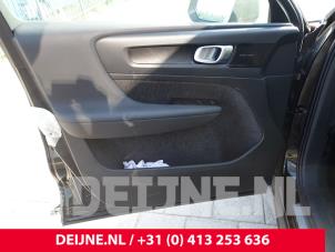 Volvo C40 Portier 4Deurs links-voor O282831 foto 2