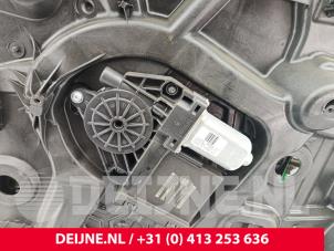 Volvo C40 Window mechanism 4-door, front right O282854 photo 3